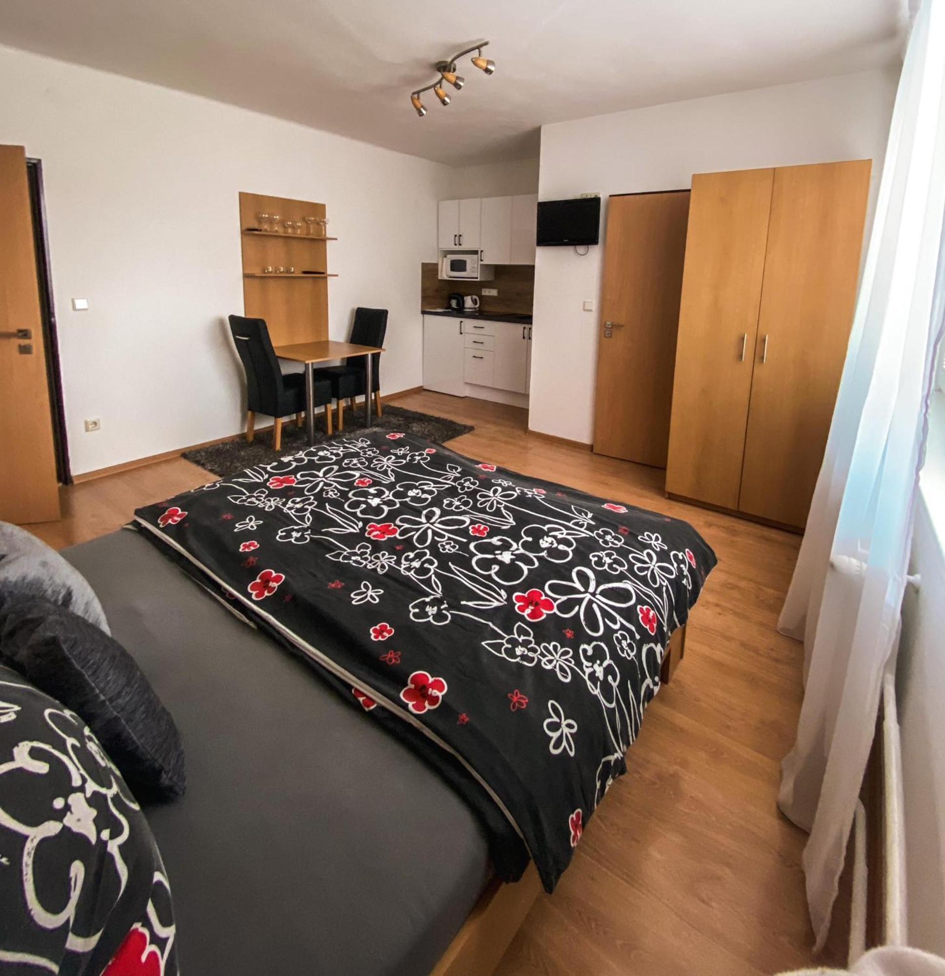 Apartmanovy Dom Adriana Зуберец Экстерьер фото