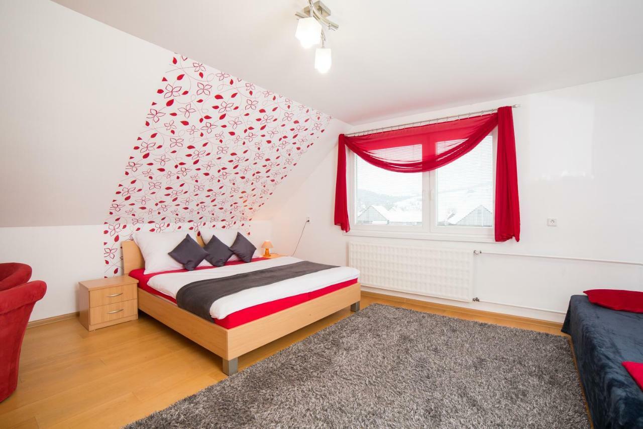 Apartmanovy Dom Adriana Зуберец Экстерьер фото